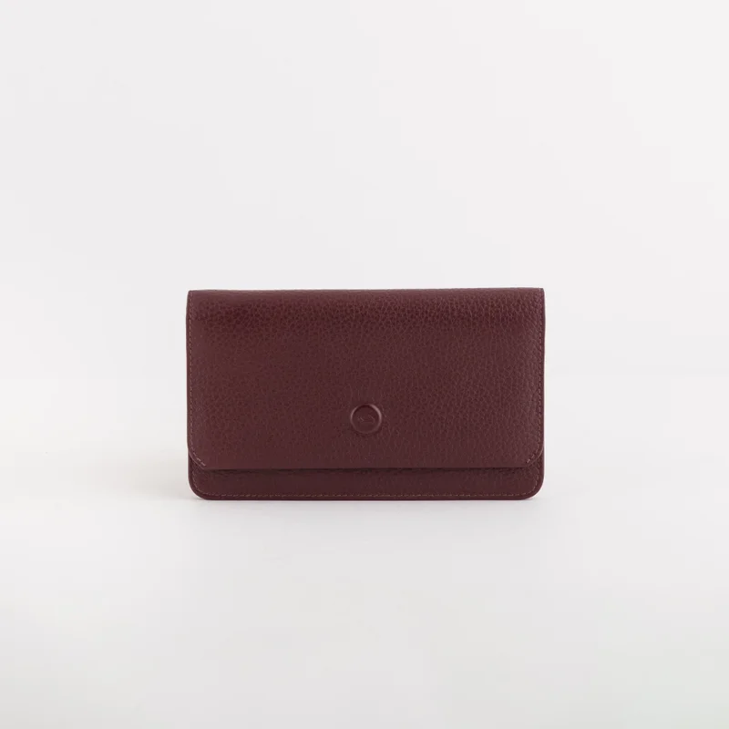 كاربيزا محافظ جلد دلتا وينتر